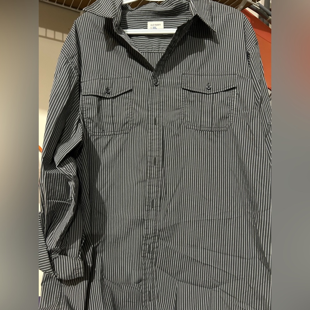 Old Navy Men's Black and White Striped Button Down Shirt